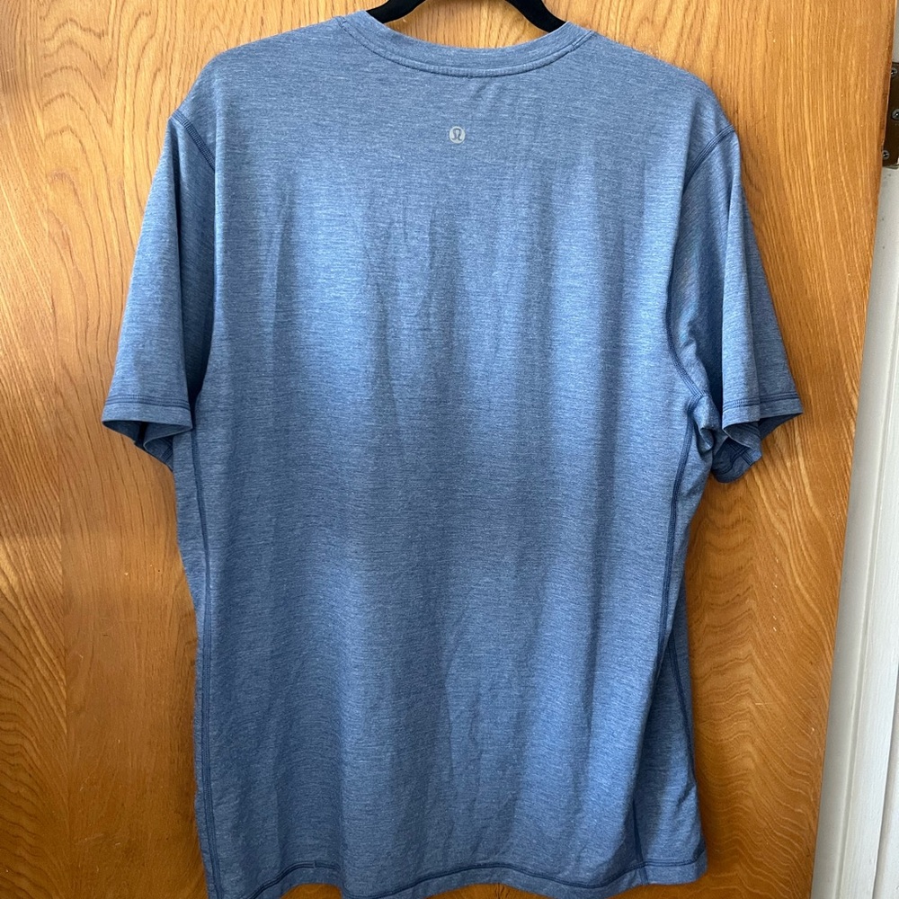 LULULEMON T.H.E. Crew shirt tee M - Picture 6 of 7